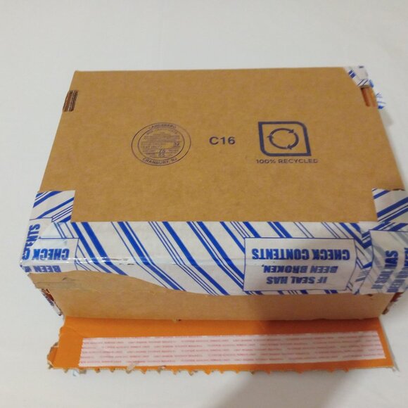 2 Louis Vuitton Boxes and Bows - Picture 9 of 9